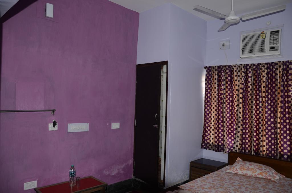 Kim Lawn Guest House Calcutta Exteriör bild