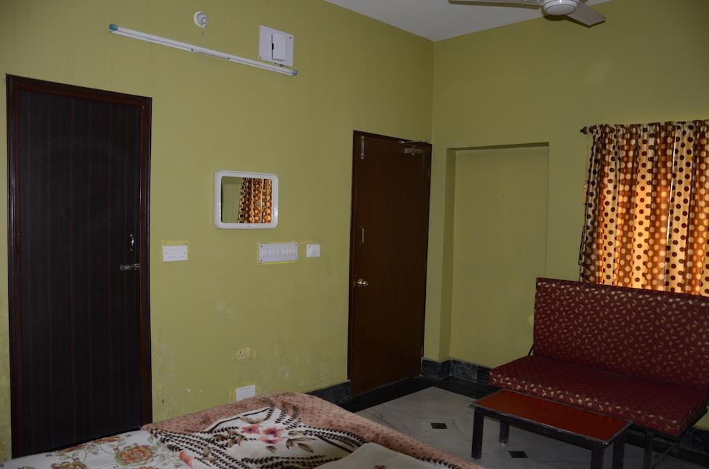 Kim Lawn Guest House Calcutta Rum bild
