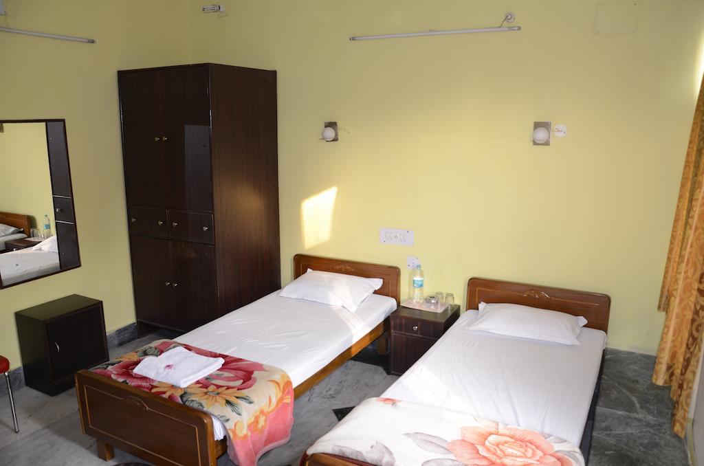 Kim Lawn Guest House Calcutta Exteriör bild
